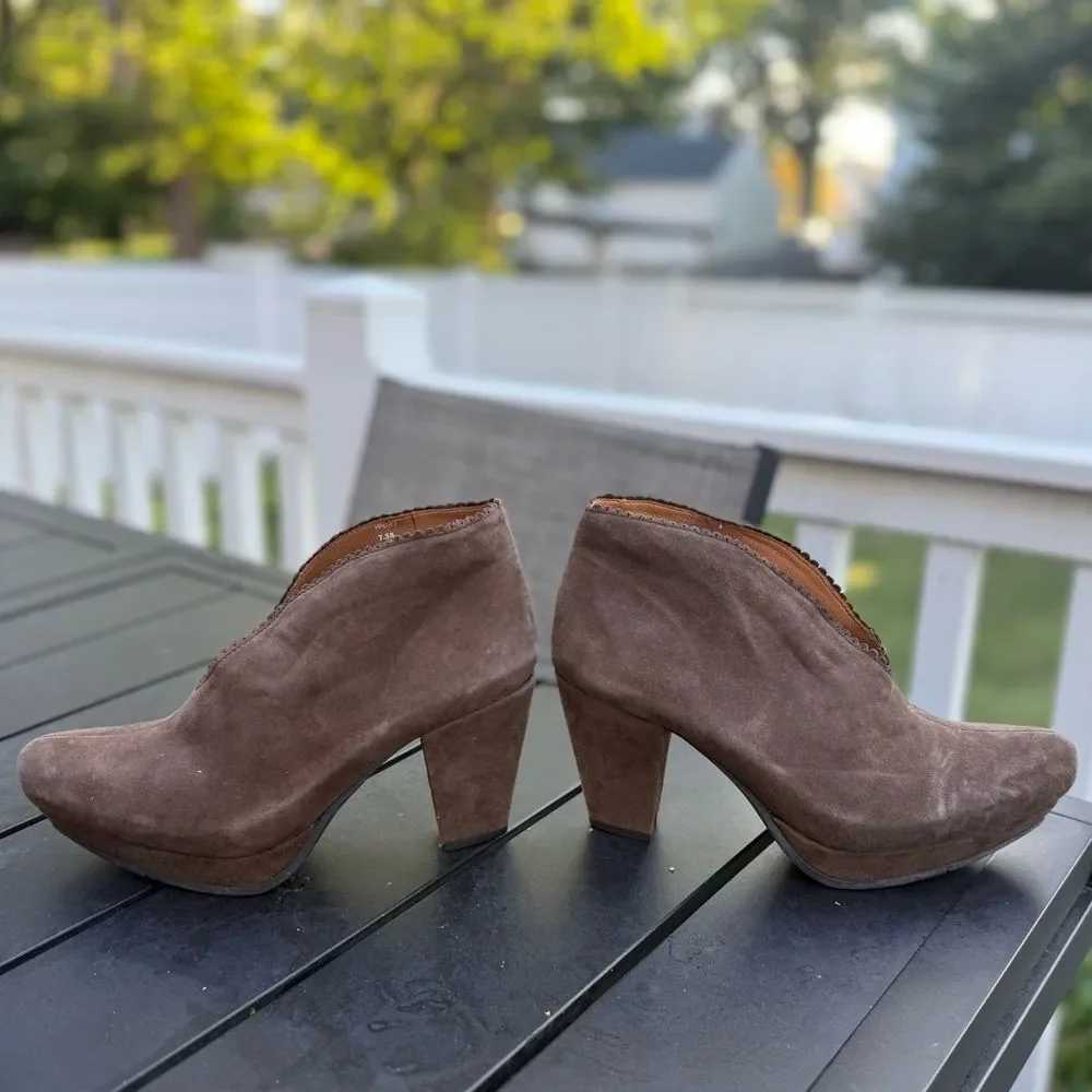 Anthropologie Earthies Brown Suede Ankle Boots Womens Size 7.5 Block Heel NEW